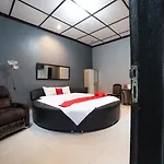 RedDoorz Syariah near RRI Malang