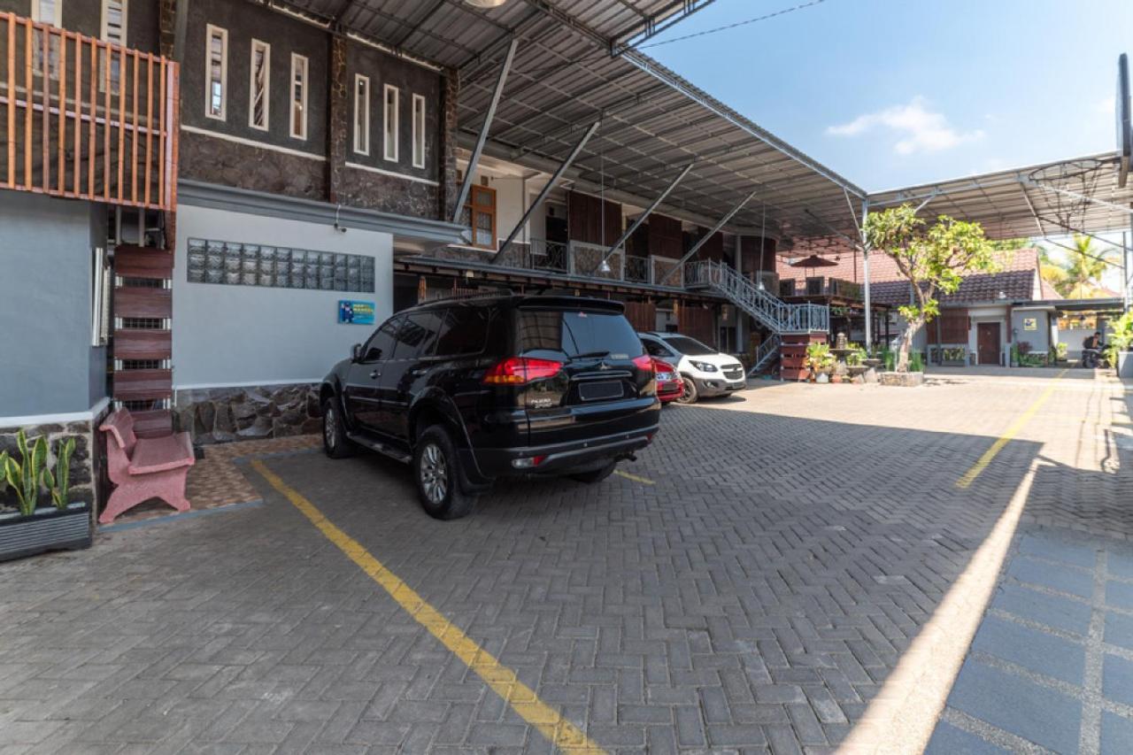 Reddoorz Syariah Near Rri Wisma tamu