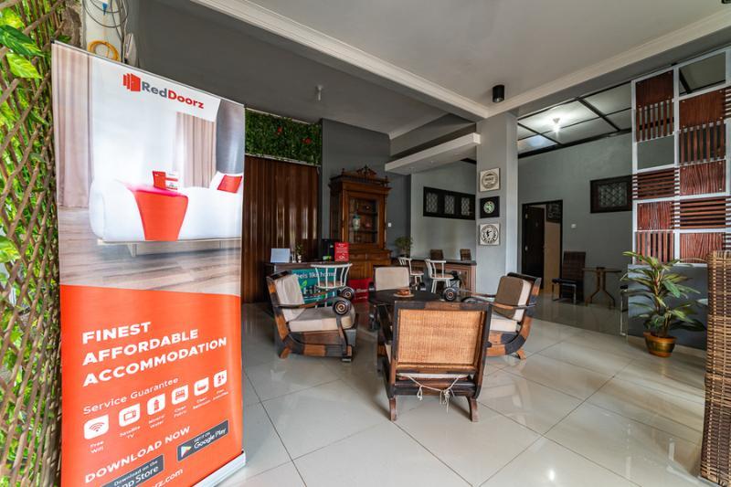 Reddoorz Syariah Near Rri Wisma tamu Malang